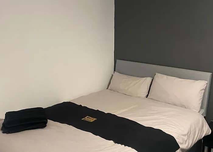 Black Ocean Holiday Apartments